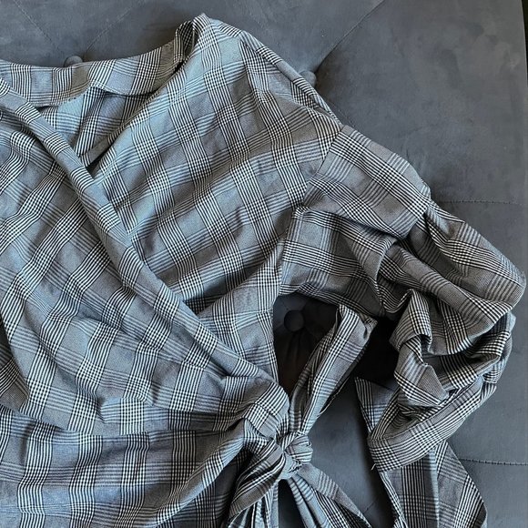 Zara Woman Black & White Plaid Wrap Shirt - Picture 3 of 10